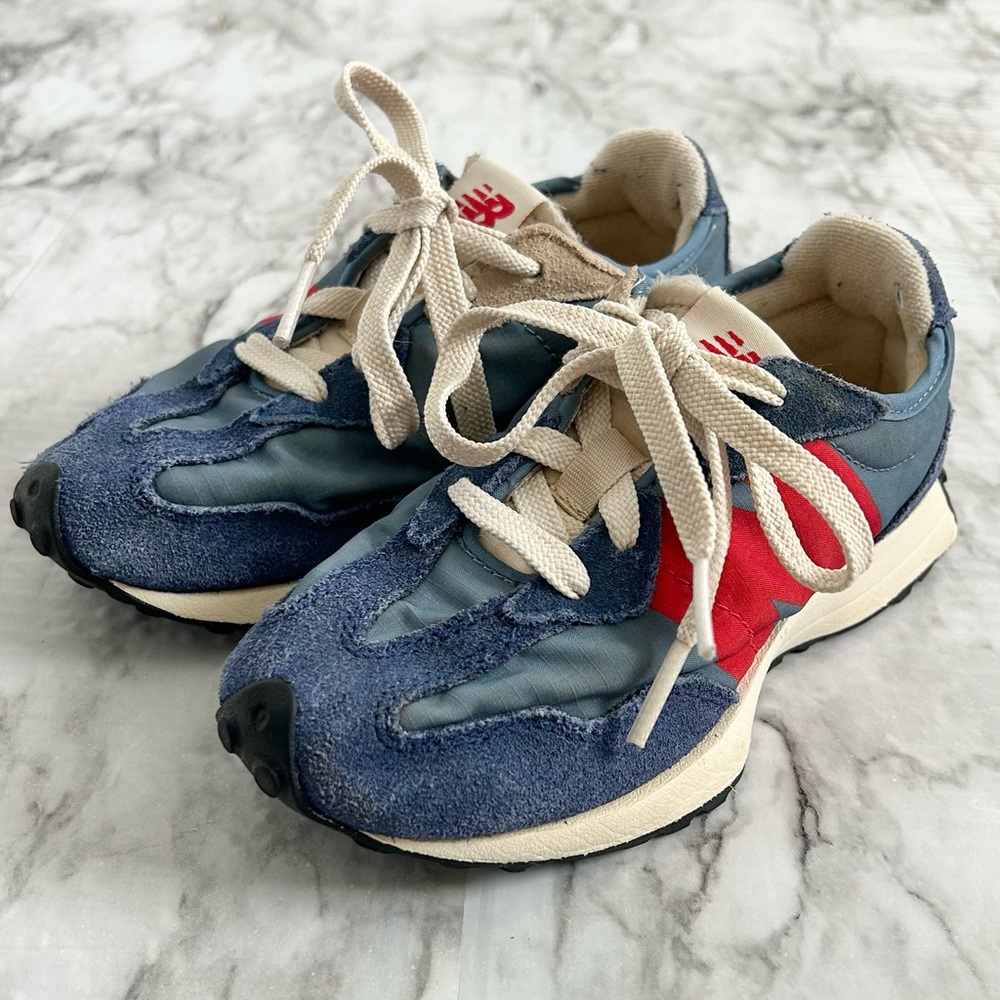 New Balance | boys size 12.5 youth 327 Tennis Shoes blue suede and red color